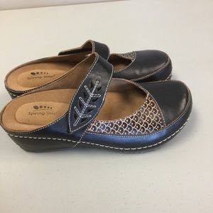 Spring Step Mary Jane Style Slip On Leather Shoes